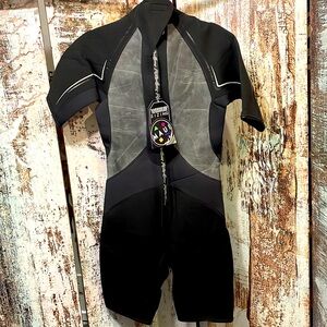 🔥DEAL🔥 
Maui & Sons Wetsuit M